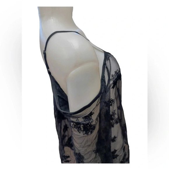 Torrid Black Sheer Lace Embroidered Cold Shoulder Blouse Size 2 - Picture 3 of 9